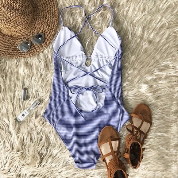 Cupshe Seersucker Embroidered Blue & White… - Picture 5 of 6